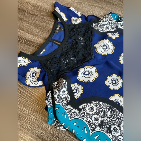 Express Tank Blouse - Picture 2 of 9